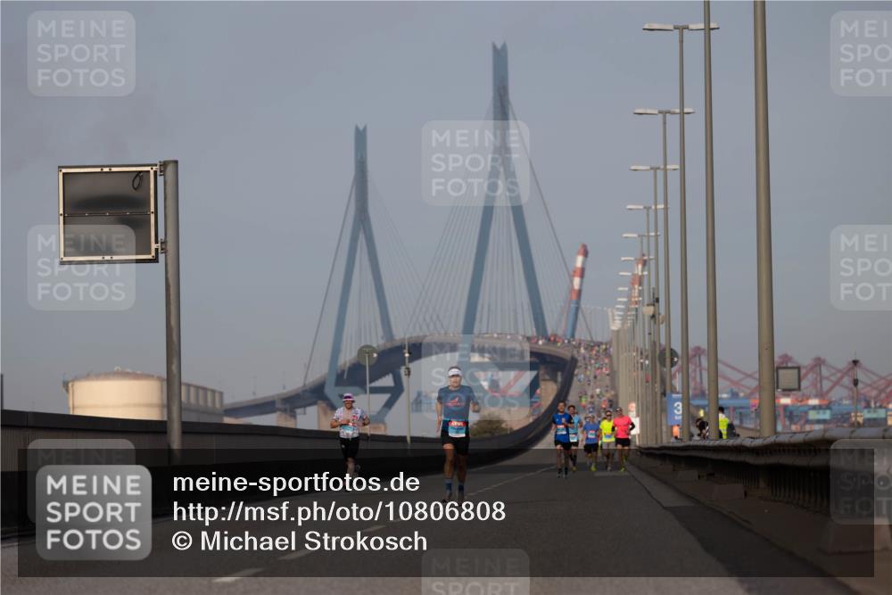 03.10.2026 - Köhlbrandbrückenlauf Michael Strokosch http://msf.ph/oto/10806808 03.10.2026 09:38:18 Position 3  meine-sportfotos.de