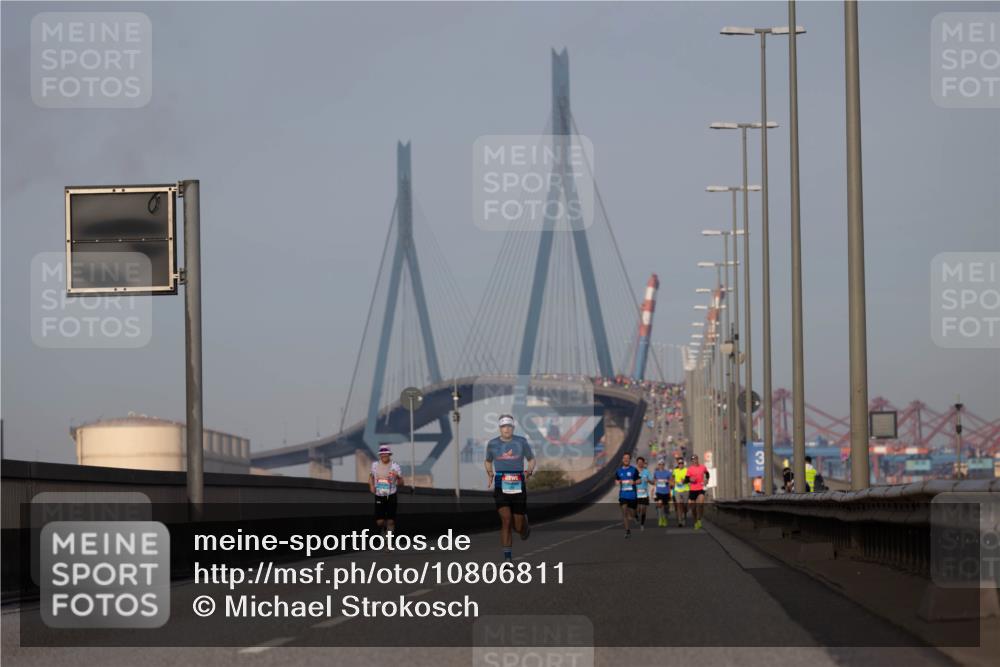 03.10.2026 - Köhlbrandbrückenlauf Michael Strokosch http://msf.ph/oto/10806811 03.10.2026 09:38:18 Position 3  meine-sportfotos.de