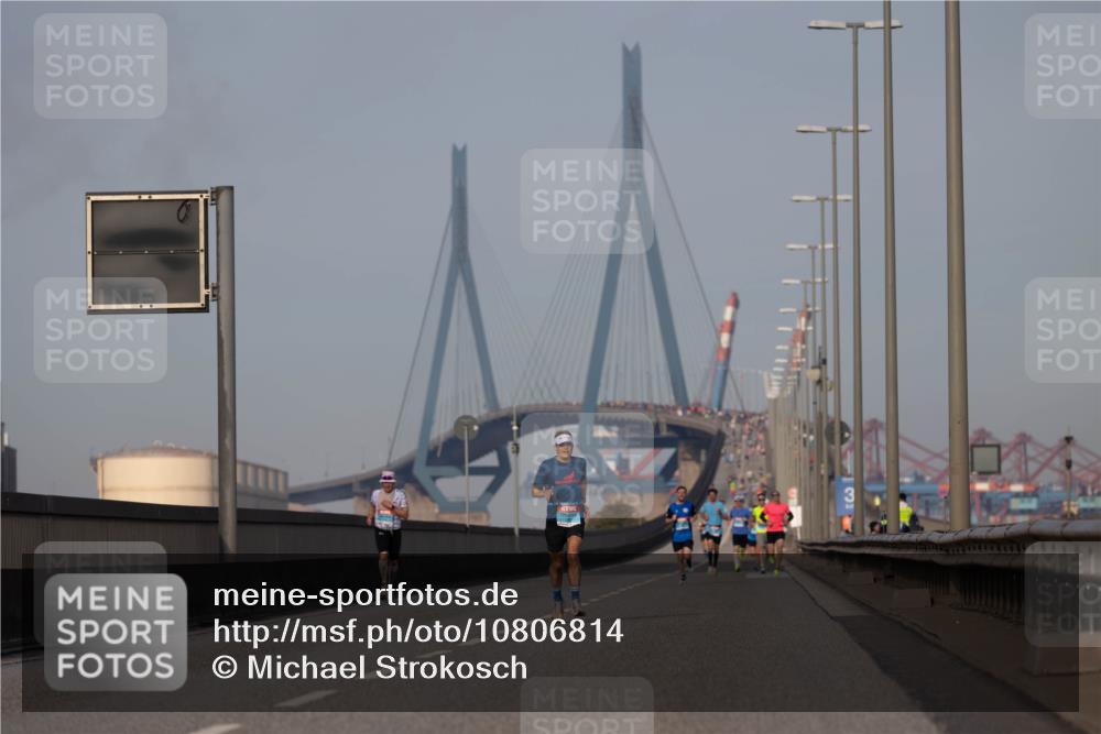 03.10.2026 - Köhlbrandbrückenlauf Michael Strokosch http://msf.ph/oto/10806814 03.10.2026 09:38:20 Position 3  meine-sportfotos.de