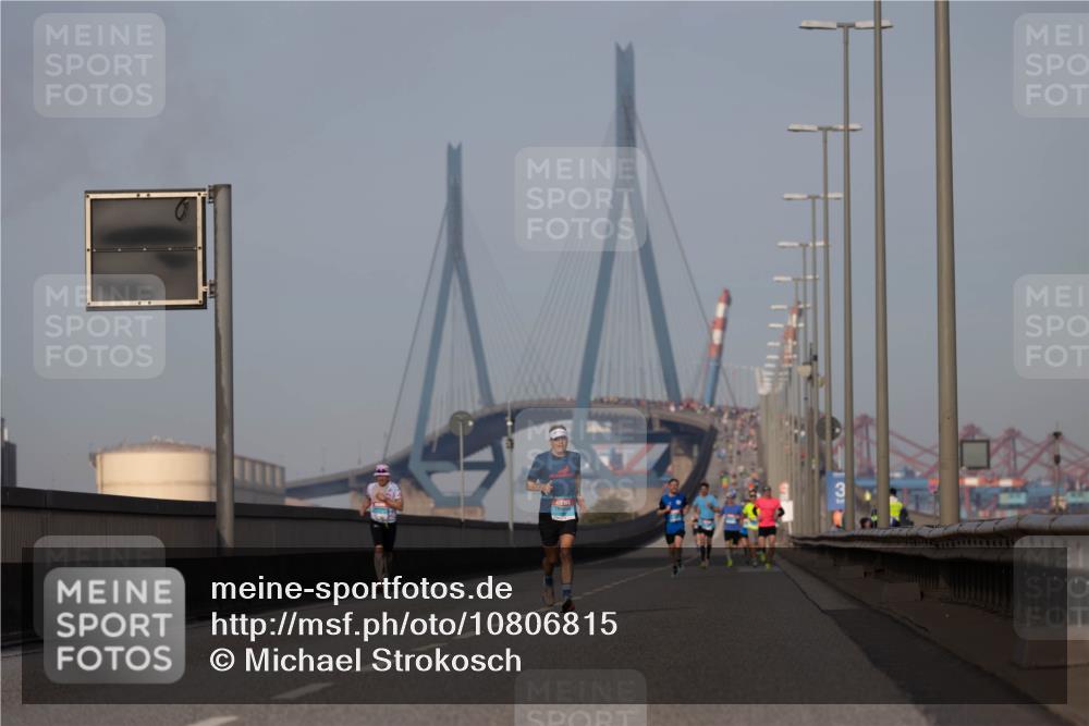 03.10.2026 - Köhlbrandbrückenlauf Michael Strokosch http://msf.ph/oto/10806815 03.10.2026 09:38:20 Position 3  meine-sportfotos.de