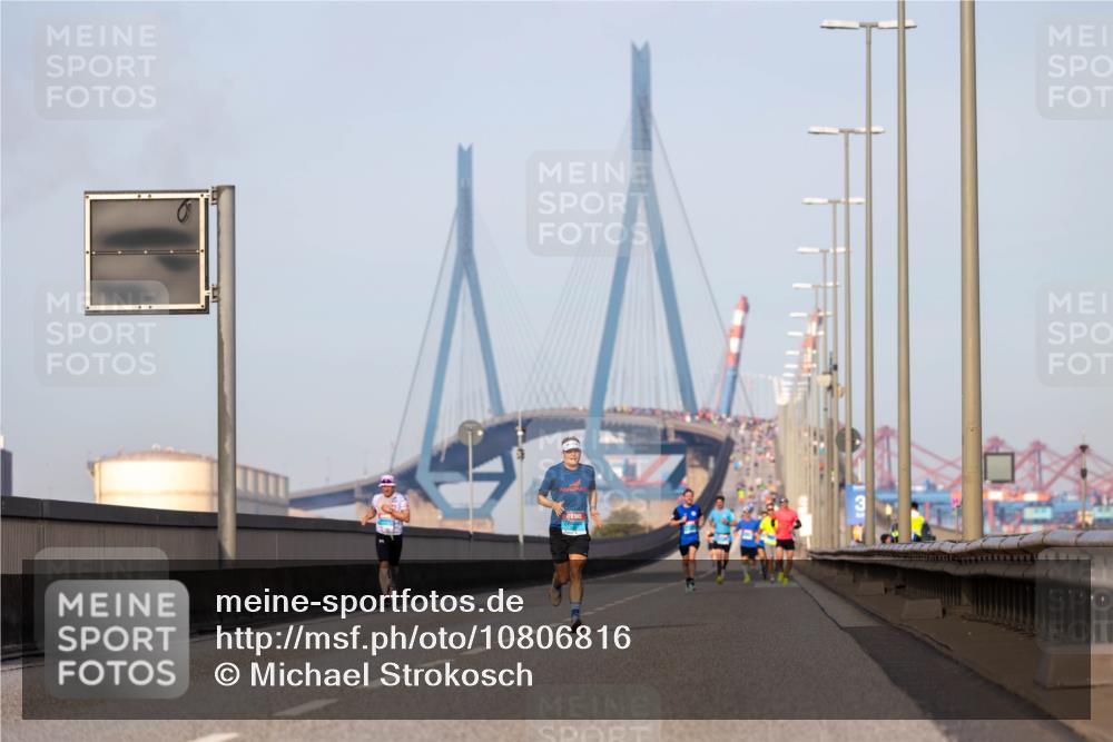 03.10.2026 - Köhlbrandbrückenlauf Michael Strokosch http://msf.ph/oto/10806816 03.10.2026 09:38:20 Position 3  meine-sportfotos.de