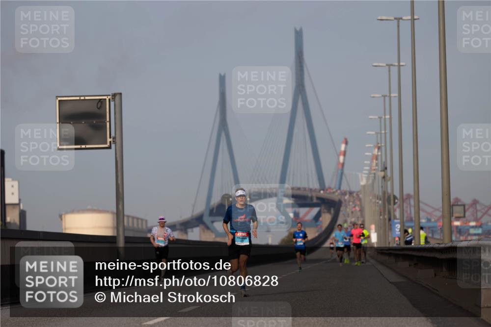 03.10.2026 - Köhlbrandbrückenlauf Michael Strokosch http://msf.ph/oto/10806828 03.10.2026 09:38:23 Position 3  meine-sportfotos.de