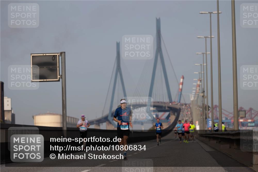 03.10.2026 - Köhlbrandbrückenlauf Michael Strokosch http://msf.ph/oto/10806834 03.10.2026 09:38:24 Position 3  meine-sportfotos.de