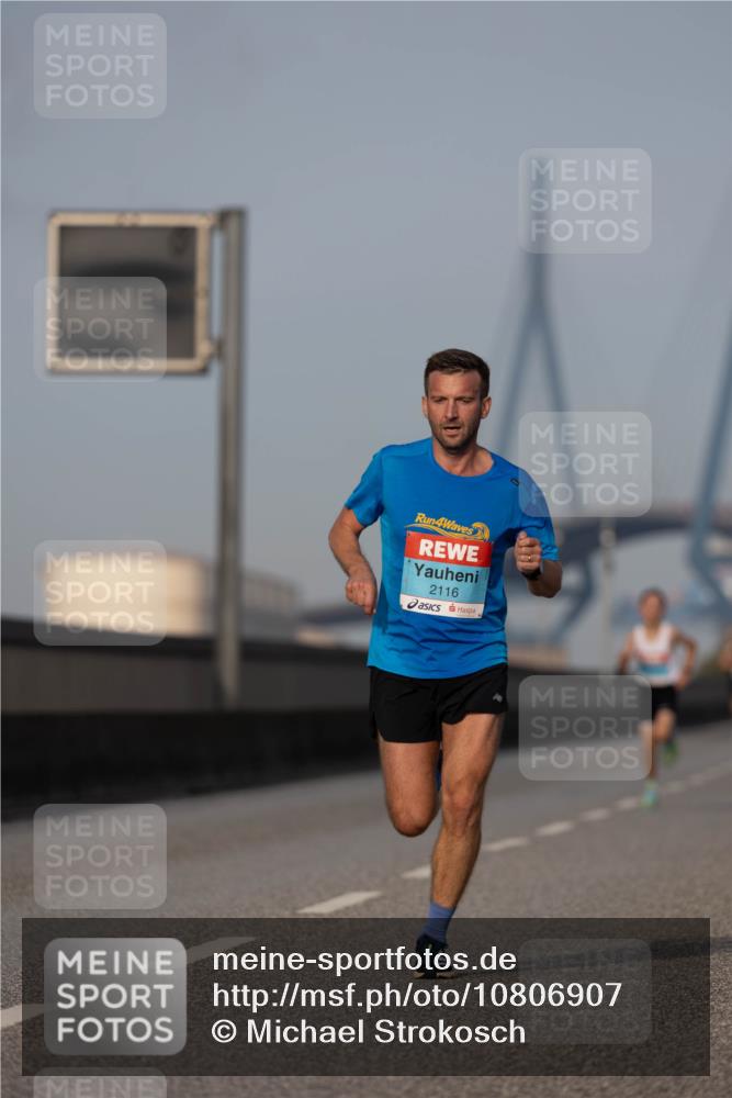 03.10.2026 - Köhlbrandbrückenlauf Michael Strokosch http://msf.ph/oto/10806907 03.10.2026 09:38:55 Position 3 4, 2116 meine-sportfotos.de