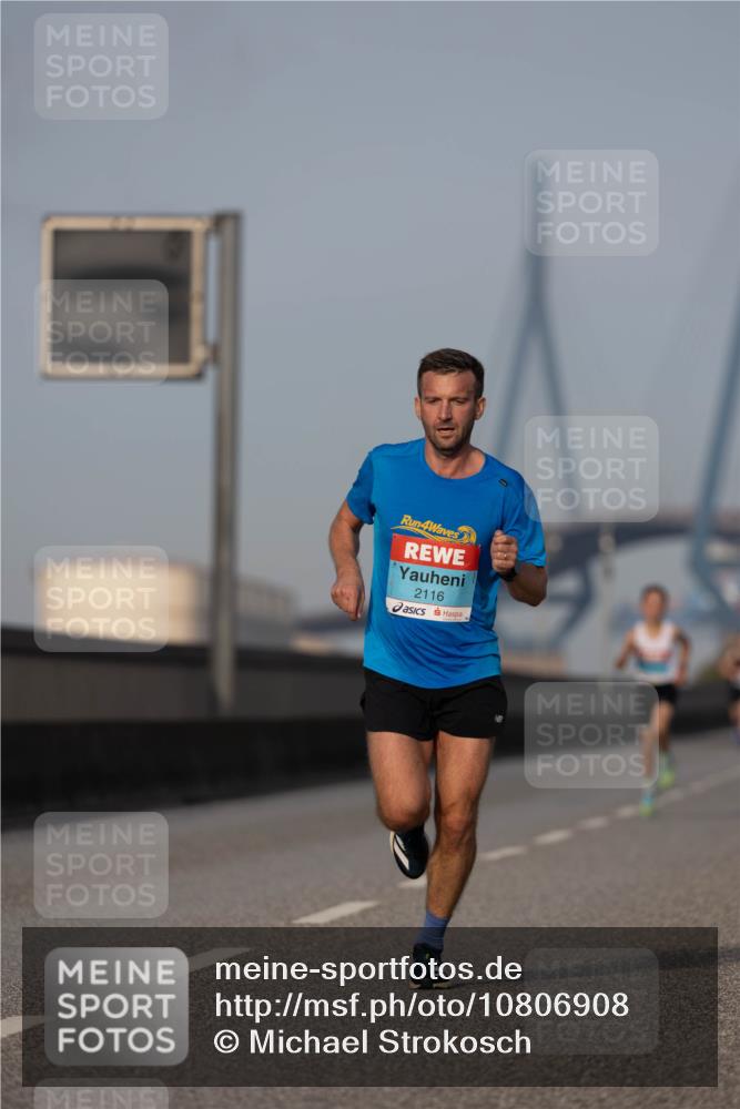 03.10.2026 - Köhlbrandbrückenlauf Michael Strokosch http://msf.ph/oto/10806908 03.10.2026 09:38:55 Position 3 4, 2116 meine-sportfotos.de