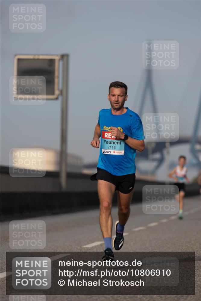 03.10.2026 - Köhlbrandbrückenlauf Michael Strokosch http://msf.ph/oto/10806910 03.10.2026 09:38:55 Position 3 4, 2116 meine-sportfotos.de
