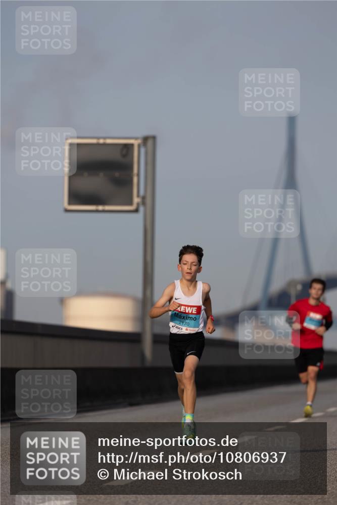 03.10.2026 - Köhlbrandbrückenlauf Michael Strokosch http://msf.ph/oto/10806937 03.10.2026 09:39:02 Position 3 2170 meine-sportfotos.de
