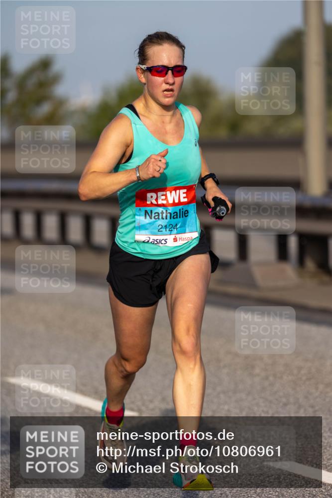03.10.2026 - Köhlbrandbrückenlauf Michael Strokosch http://msf.ph/oto/10806961 03.10.2026 09:39:25 Position 3 118, 2124 meine-sportfotos.de