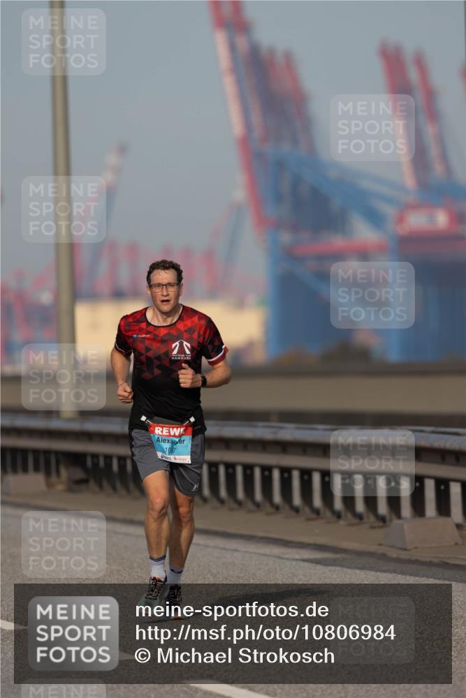 03.10.2026 - Köhlbrandbrückenlauf Michael Strokosch http://msf.ph/oto/10806984 03.10.2026 09:39:54 Position 3 1097 meine-sportfotos.de