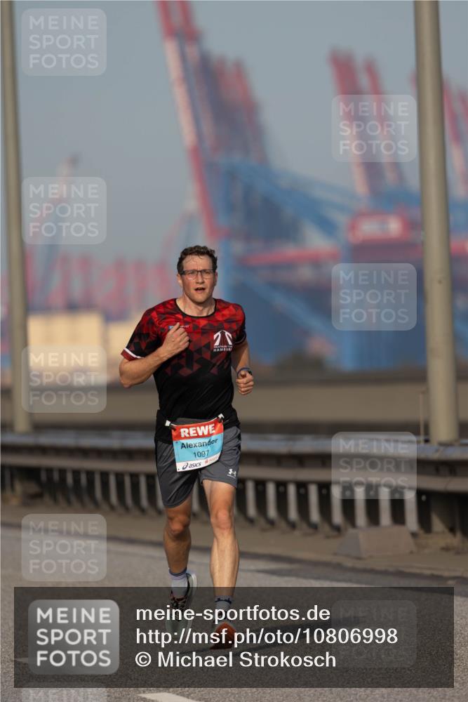 03.10.2026 - Köhlbrandbrückenlauf Michael Strokosch http://msf.ph/oto/10806998 03.10.2026 09:39:55 Position 3 1097, 2 meine-sportfotos.de