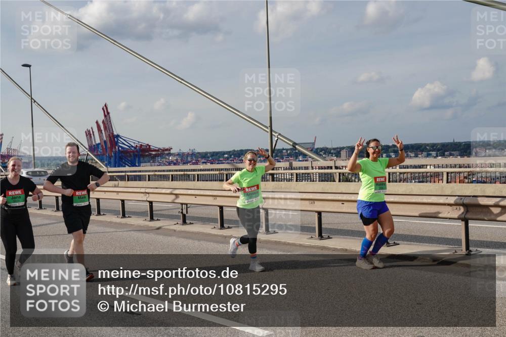 03.10.2026 - Köhlbrandbrückenlauf Michael Burmester http://msf.ph/oto/10815295 03.10.2026 16:07:33 Position 2 6 meine-sportfotos.de