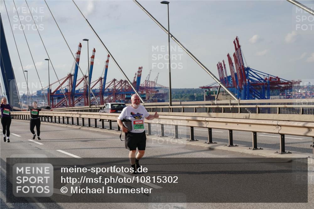 03.10.2026 - Köhlbrandbrückenlauf Michael Burmester http://msf.ph/oto/10815302 03.10.2026 16:07:41 Position 2  meine-sportfotos.de