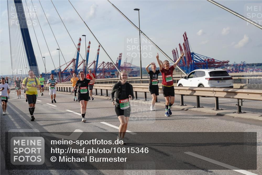 03.10.2026 - Köhlbrandbrückenlauf Michael Burmester http://msf.ph/oto/10815346 03.10.2026 16:08:08 Position 2 111 meine-sportfotos.de