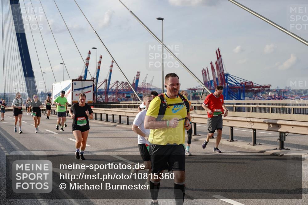 03.10.2026 - Köhlbrandbrückenlauf Michael Burmester http://msf.ph/oto/10815360 03.10.2026 16:08:14 Position 2 7 meine-sportfotos.de