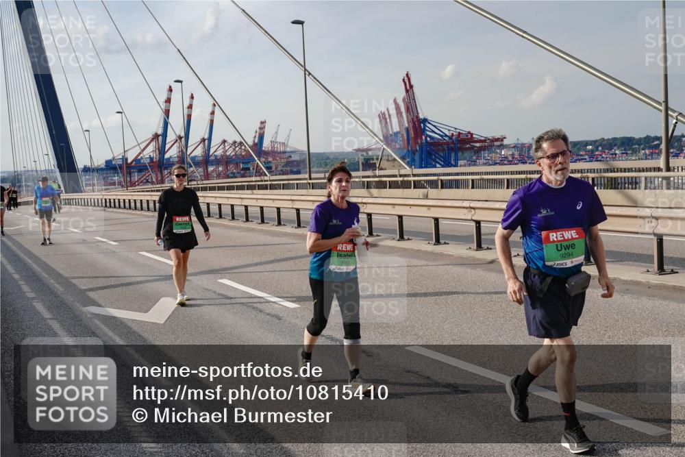 03.10.2026 - Köhlbrandbrückenlauf Michael Burmester http://msf.ph/oto/10815410 03.10.2026 16:08:38 Position 2 9365, 9294 meine-sportfotos.de