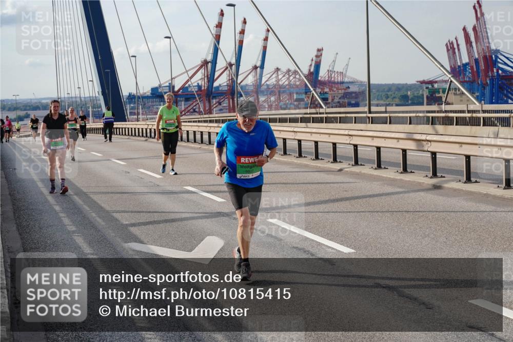 03.10.2026 - Köhlbrandbrückenlauf Michael Burmester http://msf.ph/oto/10815415 03.10.2026 16:08:45 Position 2 8807 meine-sportfotos.de