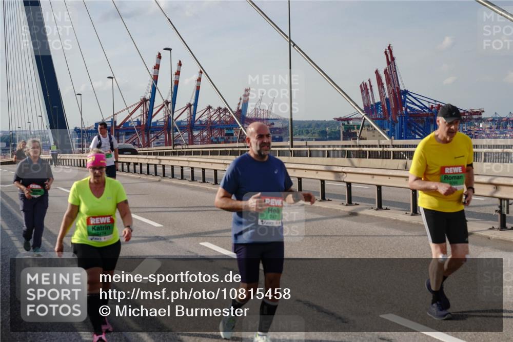 03.10.2026 - Köhlbrandbrückenlauf Michael Burmester http://msf.ph/oto/10815458 03.10.2026 16:09:37 Position 2 7473 meine-sportfotos.de