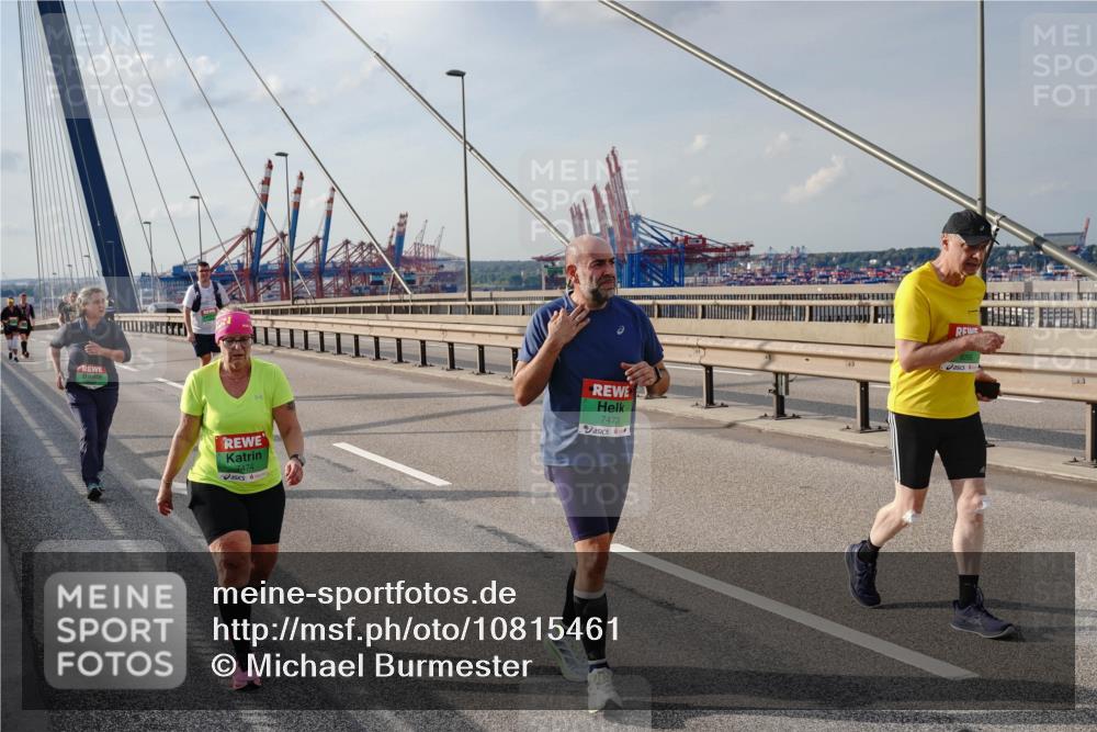 03.10.2026 - Köhlbrandbrückenlauf Michael Burmester http://msf.ph/oto/10815461 03.10.2026 16:09:38 Position 2 7474, 7473 meine-sportfotos.de