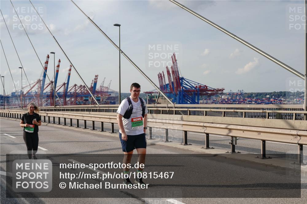 03.10.2026 - Köhlbrandbrückenlauf Michael Burmester http://msf.ph/oto/10815467 03.10.2026 16:09:44 Position 2  meine-sportfotos.de