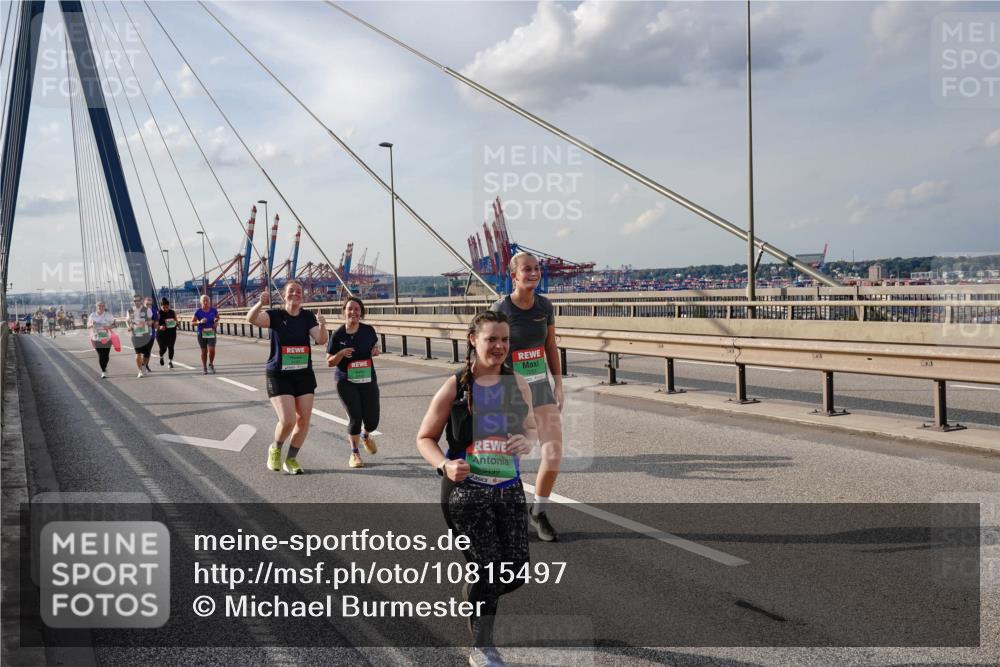 03.10.2026 - Köhlbrandbrückenlauf Michael Burmester http://msf.ph/oto/10815497 03.10.2026 16:10:09 Position 2 9499 meine-sportfotos.de