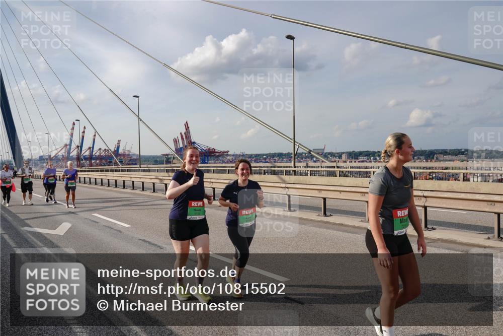 03.10.2026 - Köhlbrandbrückenlauf Michael Burmester http://msf.ph/oto/10815502 03.10.2026 16:10:11 Position 2 725 meine-sportfotos.de