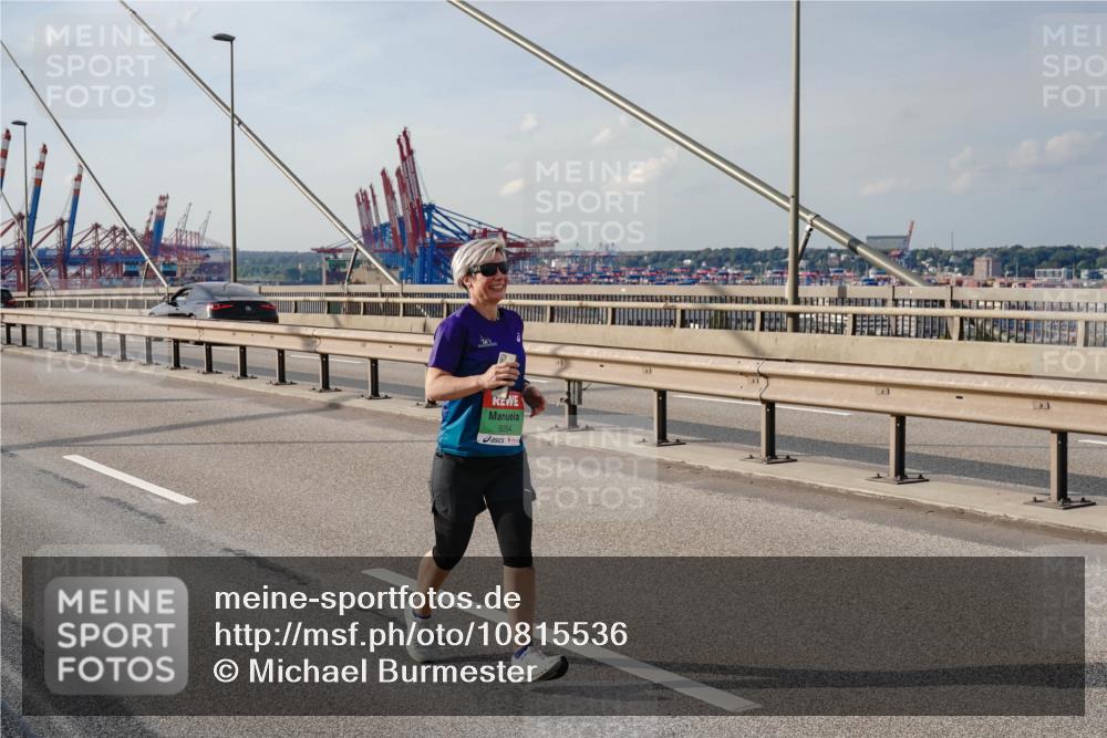 03.10.2026 - Köhlbrandbrückenlauf Michael Burmester http://msf.ph/oto/10815536 03.10.2026 16:10:32 Position 2 9264 meine-sportfotos.de