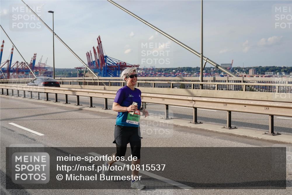 03.10.2026 - Köhlbrandbrückenlauf Michael Burmester http://msf.ph/oto/10815537 03.10.2026 16:10:33 Position 2 9264 meine-sportfotos.de