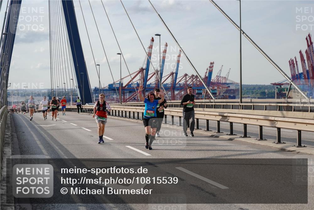 03.10.2026 - Köhlbrandbrückenlauf Michael Burmester http://msf.ph/oto/10815539 03.10.2026 16:10:40 Position 2  meine-sportfotos.de