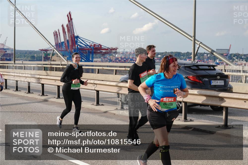 03.10.2026 - Köhlbrandbrückenlauf Michael Burmester http://msf.ph/oto/10815546 03.10.2026 16:10:46 Position 2 6688, 7009 meine-sportfotos.de