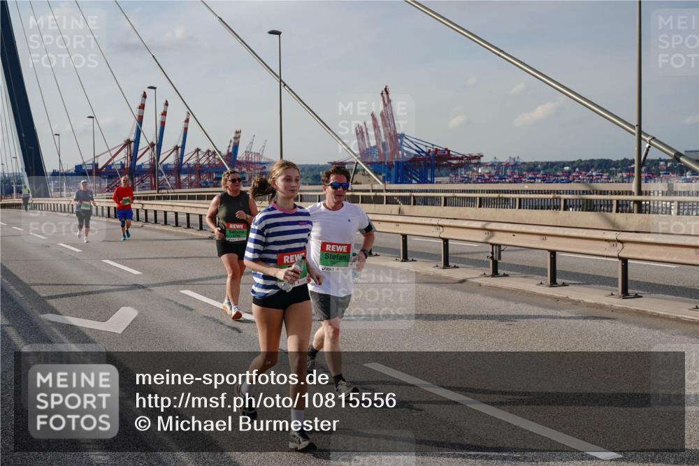 03.10.2026 - Köhlbrandbrückenlauf Michael Burmester http://msf.ph/oto/10815556 03.10.2026 16:10:56 Position 2 7460 meine-sportfotos.de