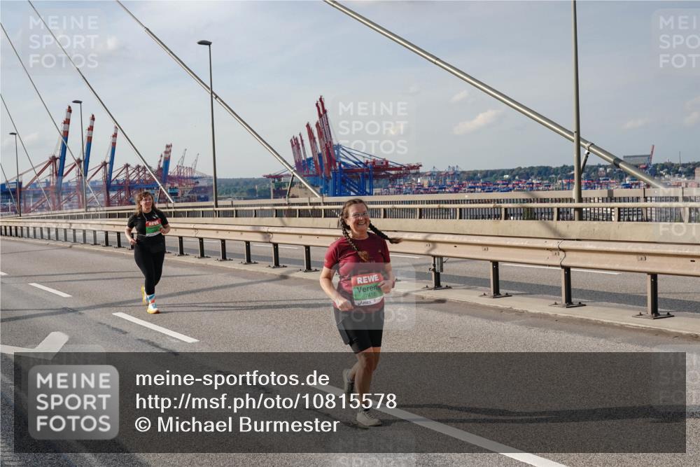 03.10.2026 - Köhlbrandbrückenlauf Michael Burmester http://msf.ph/oto/10815578 03.10.2026 16:11:13 Position 2 42, 195, 7418 meine-sportfotos.de
