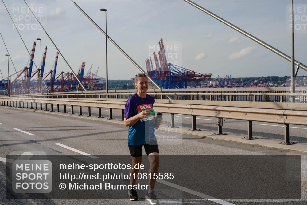 03.10.2026 - Köhlbrandbrückenlauf Michael Burmester http://msf.ph/oto/10815585 03.10.2026 16:11:19 Position 2  meine-sportfotos.de