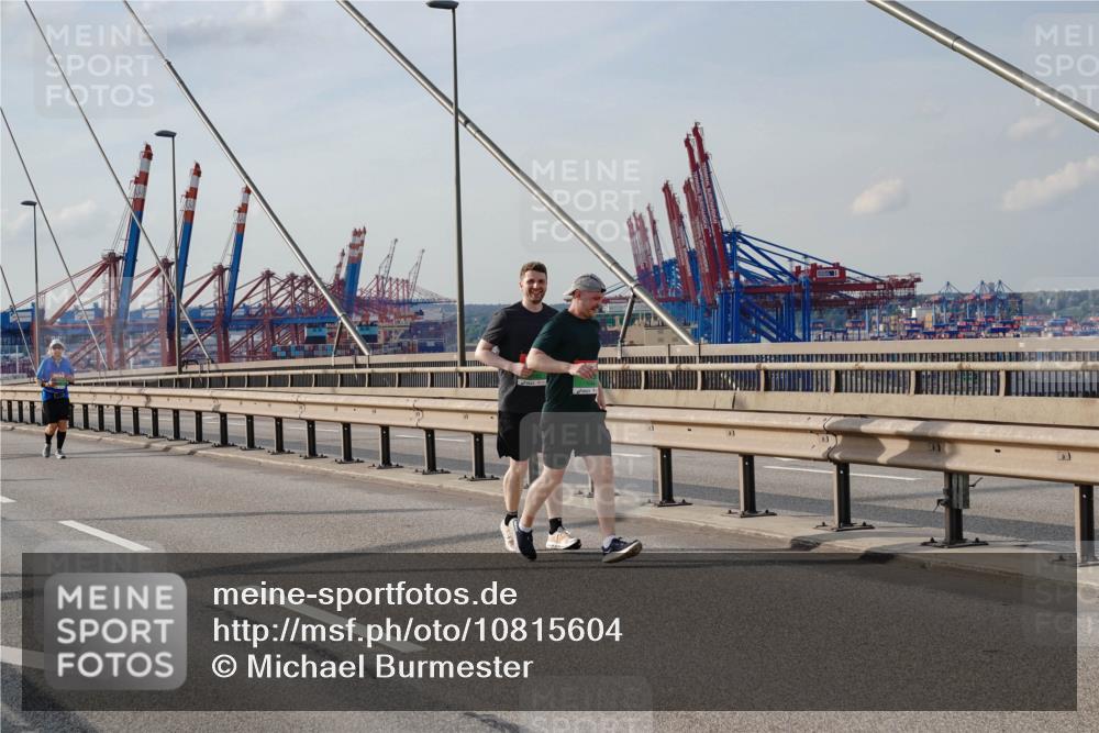 03.10.2026 - Köhlbrandbrückenlauf Michael Burmester http://msf.ph/oto/10815604 03.10.2026 16:11:48 Position 2  meine-sportfotos.de