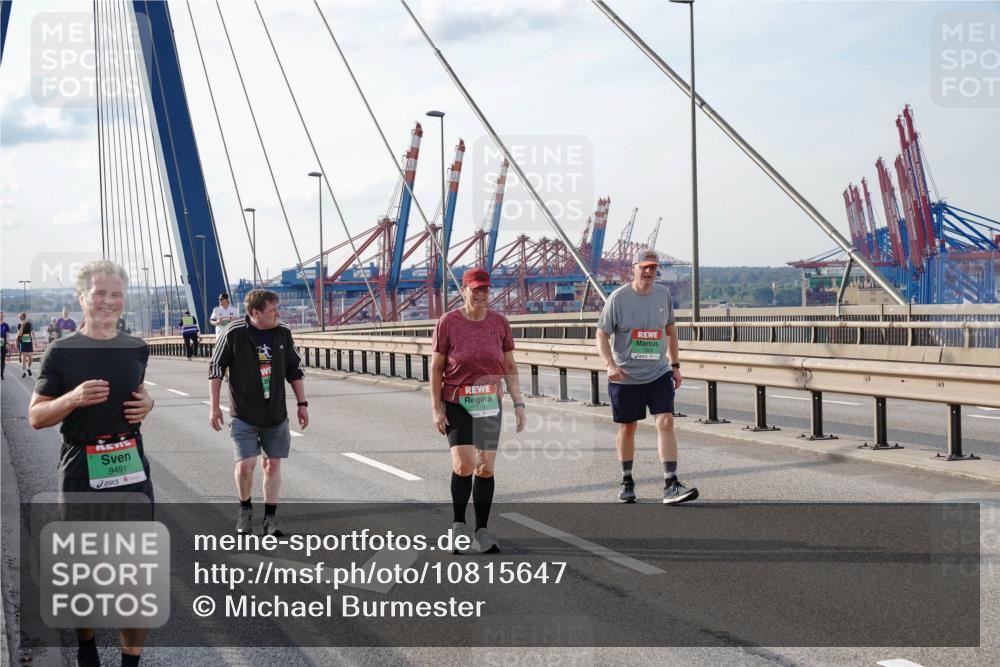 03.10.2026 - Köhlbrandbrückenlauf Michael Burmester http://msf.ph/oto/10815647 03.10.2026 16:12:24 Position 2 9491, 9418 meine-sportfotos.de
