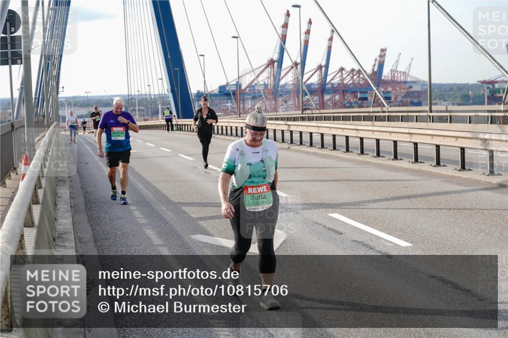 03.10.2026 - Köhlbrandbrückenlauf Michael Burmester http://msf.ph/oto/10815706 03.10.2026 16:13:22 Position 2 9388, 9613 meine-sportfotos.de