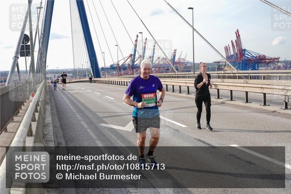 03.10.2026 - Köhlbrandbrückenlauf Michael Burmester http://msf.ph/oto/10815713 03.10.2026 16:13:27 Position 2 9388 meine-sportfotos.de