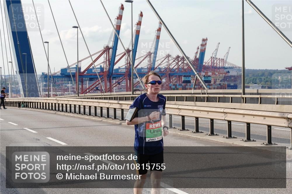 03.10.2026 - Köhlbrandbrückenlauf Michael Burmester http://msf.ph/oto/10815755 03.10.2026 16:15:00 Position 2 7667 meine-sportfotos.de
