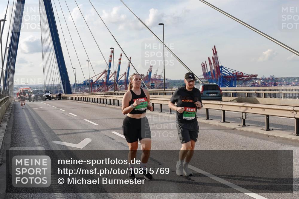 03.10.2026 - Köhlbrandbrückenlauf Michael Burmester http://msf.ph/oto/10815769 03.10.2026 16:15:54 Position 2 7378, 5, 202 meine-sportfotos.de