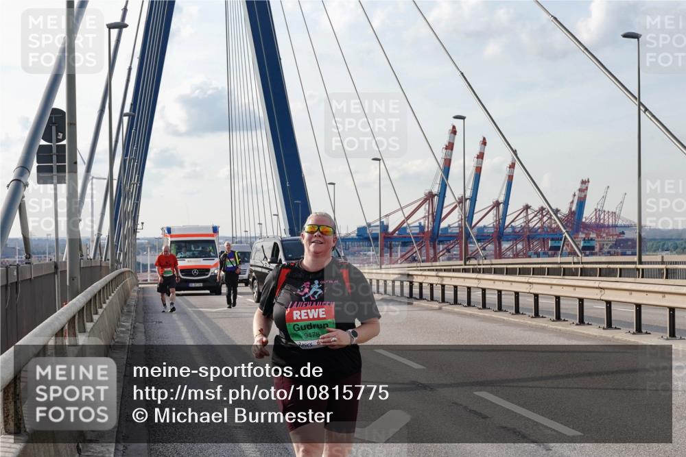 03.10.2026 - Köhlbrandbrückenlauf Michael Burmester http://msf.ph/oto/10815775 03.10.2026 16:16:10 Position 2 9478 meine-sportfotos.de