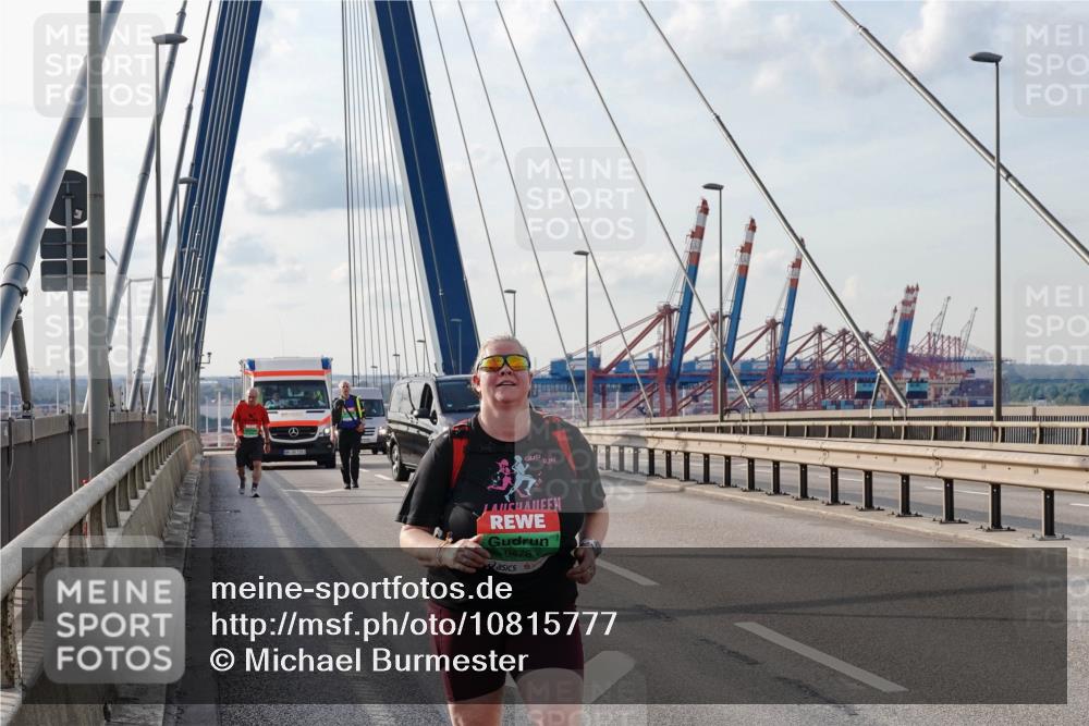 03.10.2026 - Köhlbrandbrückenlauf Michael Burmester http://msf.ph/oto/10815777 03.10.2026 16:16:10 Position 2 0313, 9478 meine-sportfotos.de