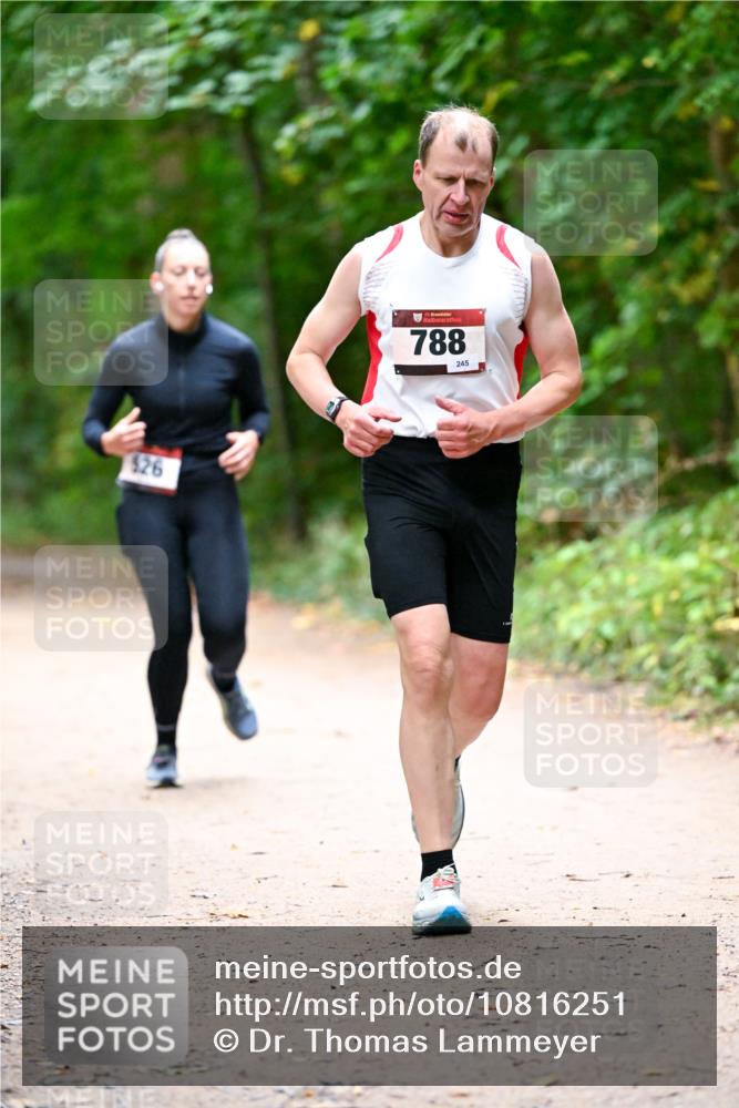 11.10.2026 - Bramfelder Halbmarathon 2026 Dr. Thomas Lammeyer http://msf.ph/oto/10816251 11.10.2026 09:52:11 Laufen 26, 35, 788, 245 meine-sportfotos.de