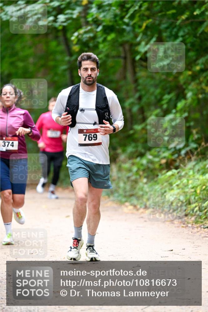 11.10.2026 - Bramfelder Halbmarathon 2026 Dr. Thomas Lammeyer http://msf.ph/oto/10816673 11.10.2026 09:54:05 Laufen 374, 769 meine-sportfotos.de