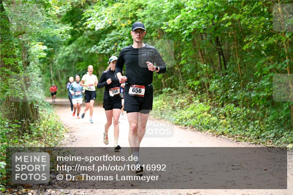 11.10.2026 - Bramfelder Halbmarathon 2026 Dr. Thomas Lammeyer http://msf.ph/oto/10816992 11.10.2026 09:55:16 Laufen 356, 656 meine-sportfotos.de