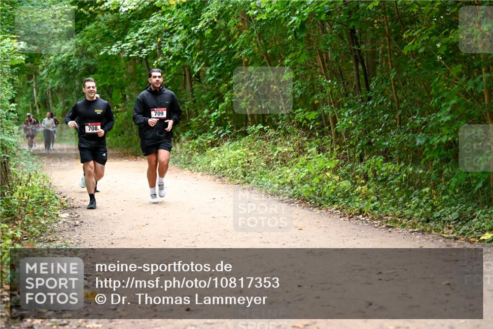 11.10.2026 - Bramfelder Halbmarathon 2026 Dr. Thomas Lammeyer http://msf.ph/oto/10817353 11.10.2026 09:57:11 Laufen 708, 709 meine-sportfotos.de