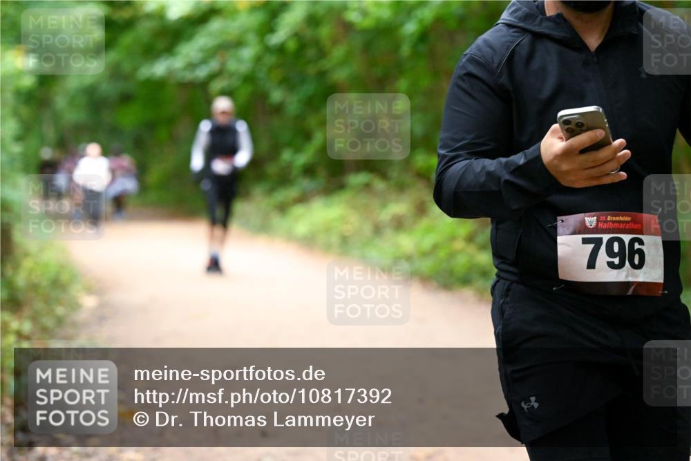 11.10.2026 - Bramfelder Halbmarathon 2026 Dr. Thomas Lammeyer http://msf.ph/oto/10817392 11.10.2026 09:57:17 Laufen 35, 796 meine-sportfotos.de