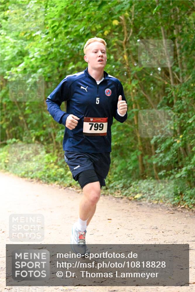 11.10.2026 - Bramfelder Halbmarathon 2026 Dr. Thomas Lammeyer http://msf.ph/oto/10818828 11.10.2026 10:09:32 Laufen 5, 799 meine-sportfotos.de