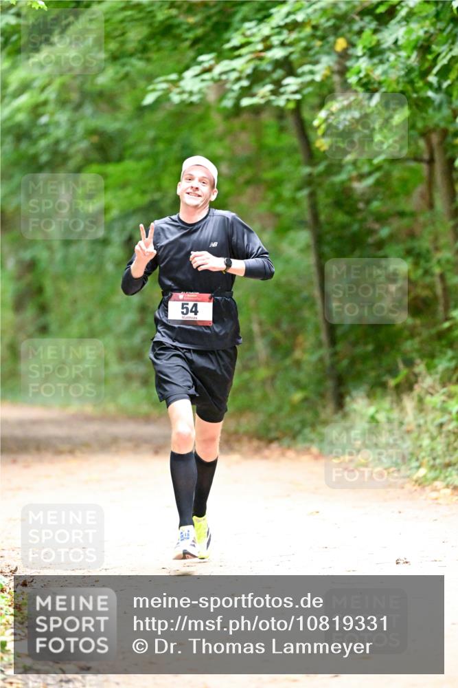 11.10.2026 - Bramfelder Halbmarathon 2026 Dr. Thomas Lammeyer http://msf.ph/oto/10819331 11.10.2026 10:13:15 Laufen 54 meine-sportfotos.de