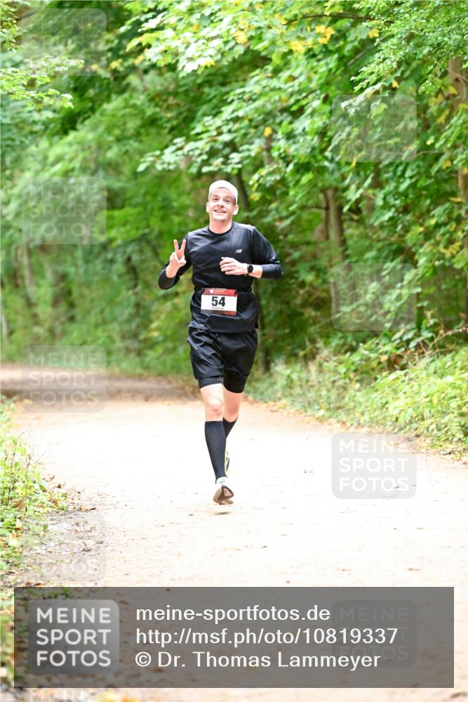 11.10.2026 - Bramfelder Halbmarathon 2026 Dr. Thomas Lammeyer http://msf.ph/oto/10819337 11.10.2026 10:13:16 Laufen 54 meine-sportfotos.de