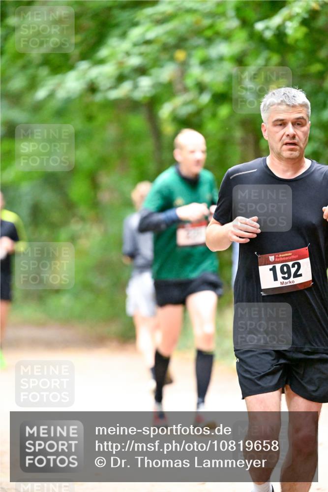 11.10.2026 - Bramfelder Halbmarathon 2026 Dr. Thomas Lammeyer http://msf.ph/oto/10819658 11.10.2026 10:14:34 Laufen 6, 35, 192 meine-sportfotos.de