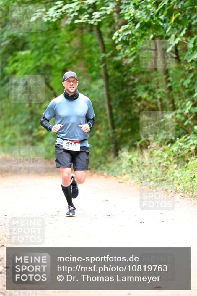 11.10.2026 - Bramfelder Halbmarathon 2026 Dr. Thomas Lammeyer http://msf.ph/oto/10819763 11.10.2026 10:15:08 Laufen  meine-sportfotos.de